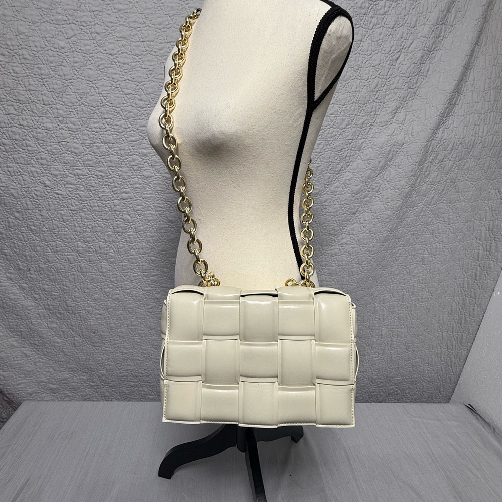 Elegant Cream Chain Shoulder Bag